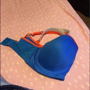 Sports bra nwot
